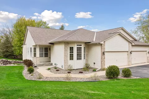 17392 Conifer Ct, Eden Prairie, MN 55347