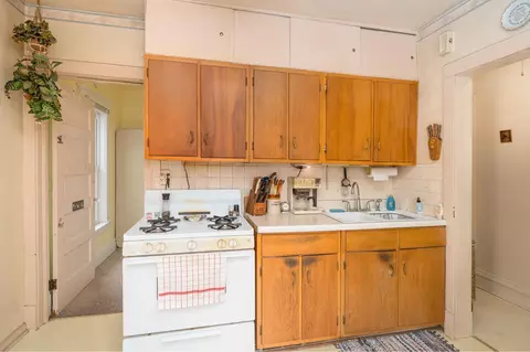 Kitchen - 3019 Restormel St, Duluth, MN 55806 photo 3 of 4