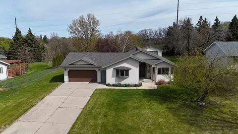 126 W Hilltop Dr, Fergus Falls, MN 56537