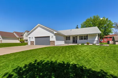 425 Hazeltine Pl NE, Owatonna, MN 55060