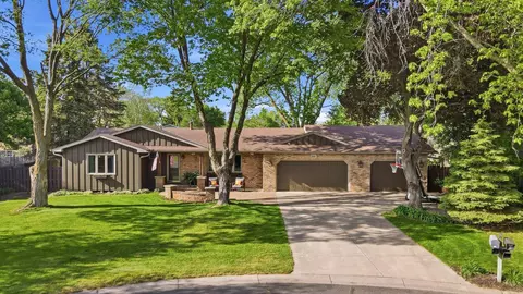 3938 Blackhawk Cir, Eagan, MN 55122