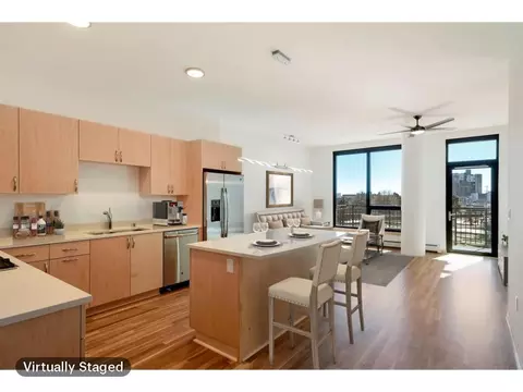1240 2nd St S #325, Minneapolis, MN 55415