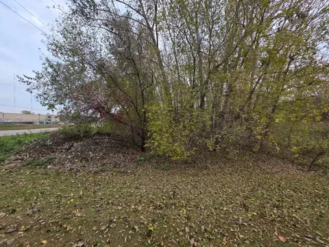 1400 High Ave, Willmar, MN 56201 photo 2