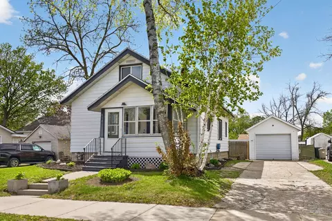 616 6th St SE, Rochester, MN 55904