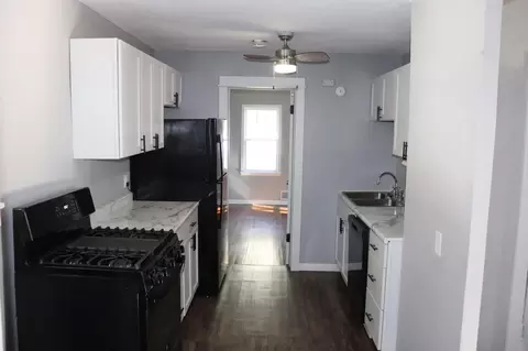 Entry Way - 706 E Saint Germain St, Saint Cloud, MN 56304 photo 3 of 8