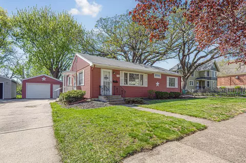 914 S Elm Ave, Owatonna, MN 55060