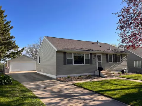 4031 7th Pl NW, Rochester, MN 55901