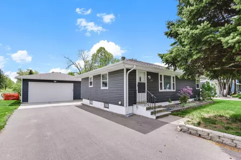 1030 Kenneth St, Eagan, MN 55121