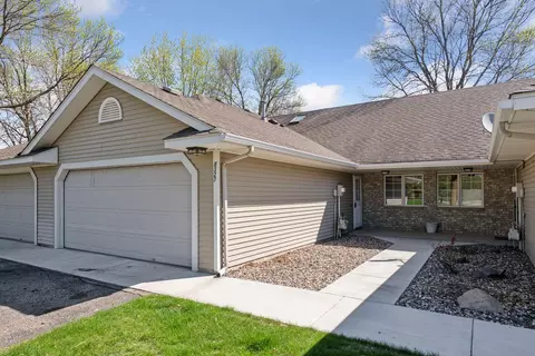 8327 Victoria Dr, Victoria, MN 55386