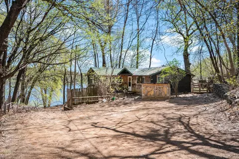 6701 Mohawk Dr, Chanhassen, MN 55317