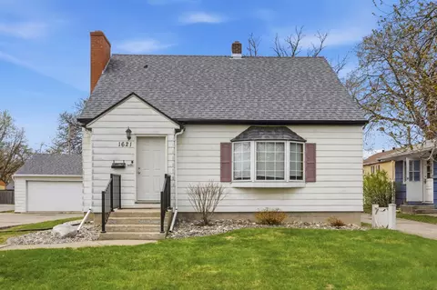 1621 8th St S, Moorhead, MN 56560