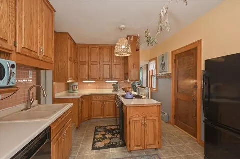 Kitchen - 2327 E 4th St, Duluth, MN 55812 photo 1 of 2