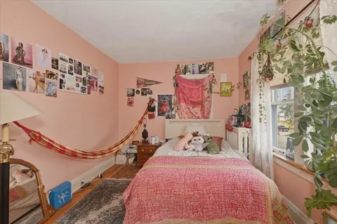 Bedroom - 2327 E 4th St, Duluth, MN 55812 photo 2 of 4
