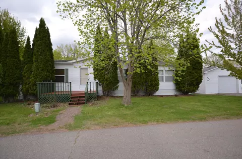 324 Mozart Ave E, Mankato, MN 56001