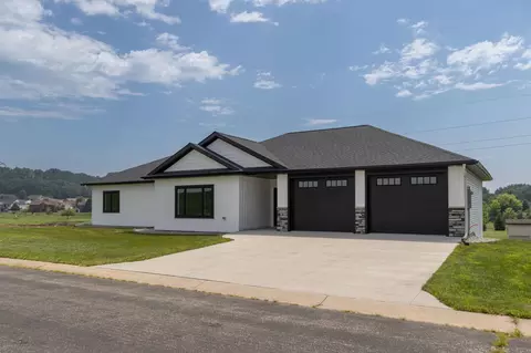 416 Brubaker Dr, Saint Charles, MN 55972
