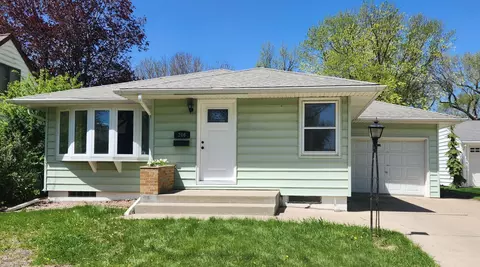 206 S Whitney St, Marshall, MN 56258