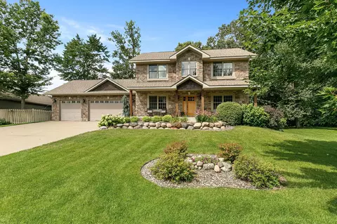 1301 Pondview Ln, Saint Joseph, MN 56374