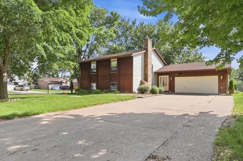 7965 75th St S, Cottage Grove, MN 55016
