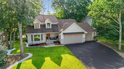 9421 Dallas Ln N, Maple Grove, MN 55369