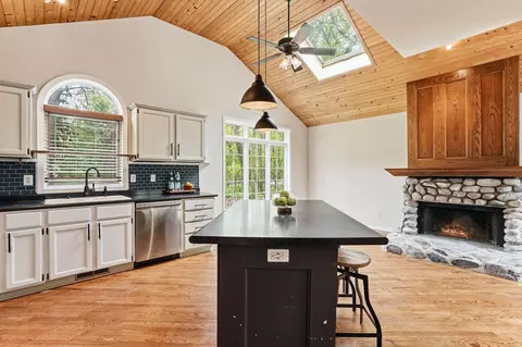 Kitchen - 4785 Mayelin Ave NE, Saint Michael, MN 55376 photo 5 of 6