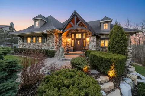 3601 Lerive Way, Chaska, MN 55318