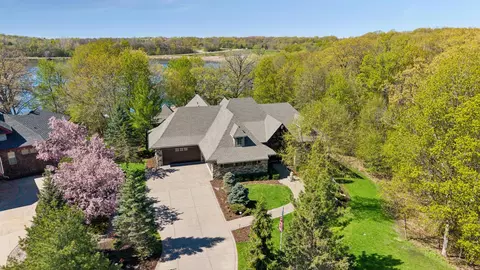 3601 Lerive Way, Chaska, MN 55318