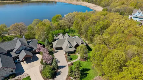 3601 Lerive Way, Chaska, MN 55318