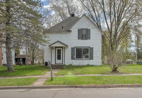 313 1st St, Sandstone, MN 55072