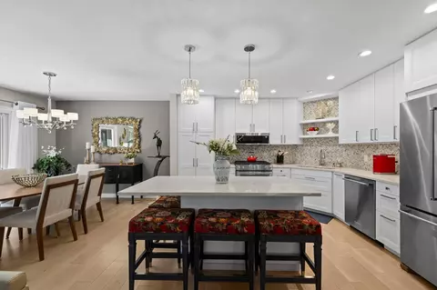 2284 Sherwood Ct, Minnetonka, MN 55305
