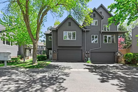 2284 Sherwood Ct, Minnetonka, MN 55305