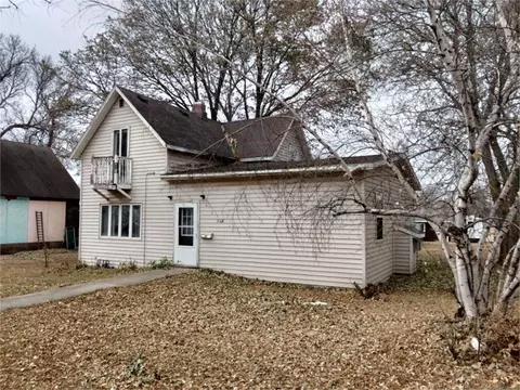 1164 Miller Ave, Windom, MN 56101