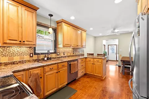 319 7th St SW, Eyota, MN 55934