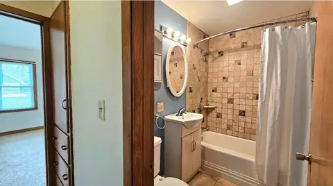 Bath - 102 E 9th St, Morris, MN 56267 photo 1 of 3