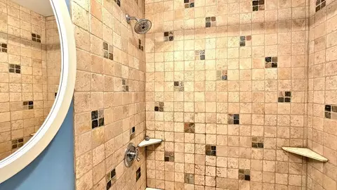 Bath - 102 E 9th St, Morris, MN 56267 photo 3 of 3