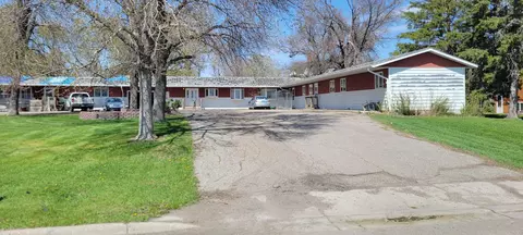 20 5th St E, Halstad, MN 56548