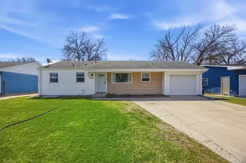 237 10 12 Ave W, West Fargo, ND 58078