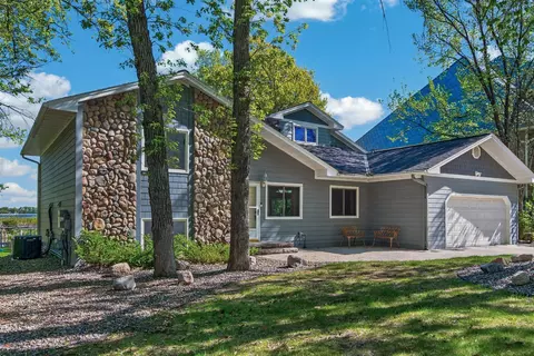 6129 Eagle Lake Dr, Maple Grove, MN 55369