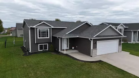 904 6th Ave NE, Kasson, MN 55944