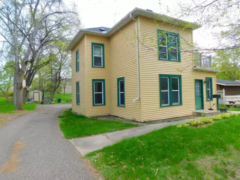 807 Park St, Anoka, MN 55303