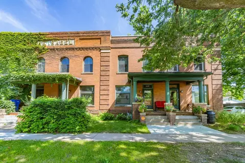 119 Isabel St E, Saint Paul, MN 55107