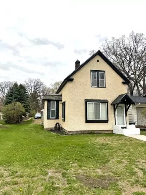 704 3rd St SE, Little Falls, MN 56345