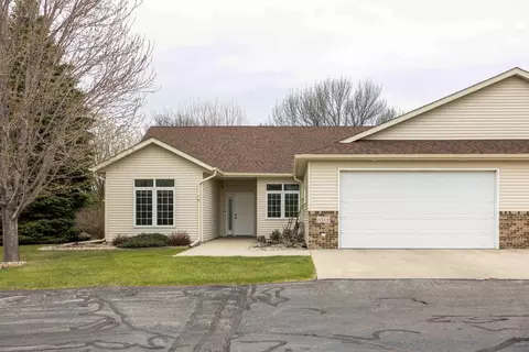 4534 3rd St S, Moorhead, MN 56560