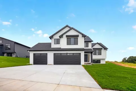 3463 Stonehedge Dr NE, Rochester, MN 55906