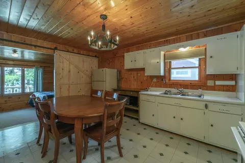 Dining - 8355 Paradise Beach Rd, Brainerd, MN 56401 photo 1 of 1