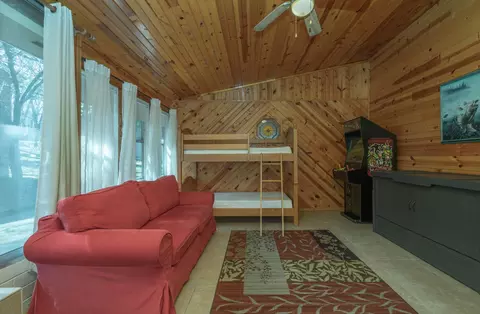Bedroom - 8355 Paradise Beach Rd, Brainerd, MN 56401 photo 1 of 5