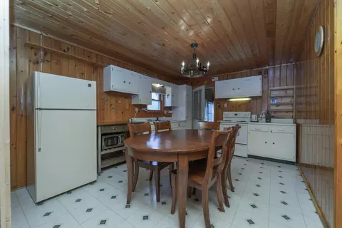 Kitchen - 8355 Paradise Beach Rd, Brainerd, MN 56401 photo 1 of 2
