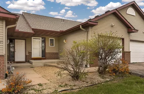 718 10th St SW, Pine Island, MN 55963