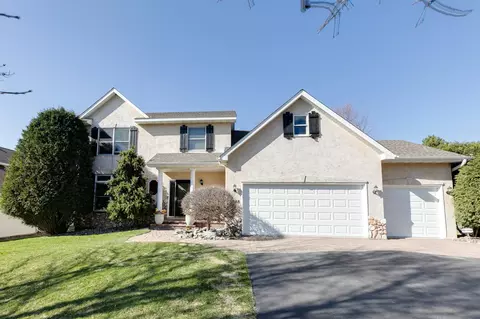 7568 Walnut Curv, Chanhassen, MN 55317