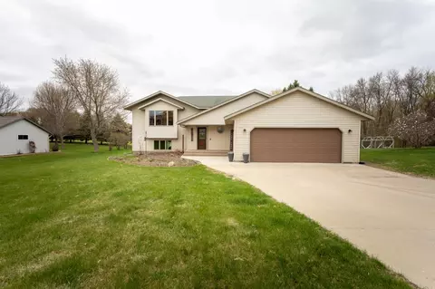 4701 Country Shrs SW, Alexandria, MN 56308