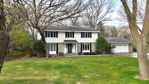 1736 Woodland Rd, Saint Cloud, MN 56304